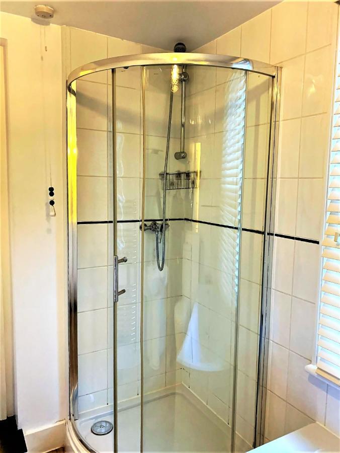 Riverside Channel5 "Holidays Homes In The Sun" Featured Central Canterbury Cottage With Free Parking Eksteriør billede